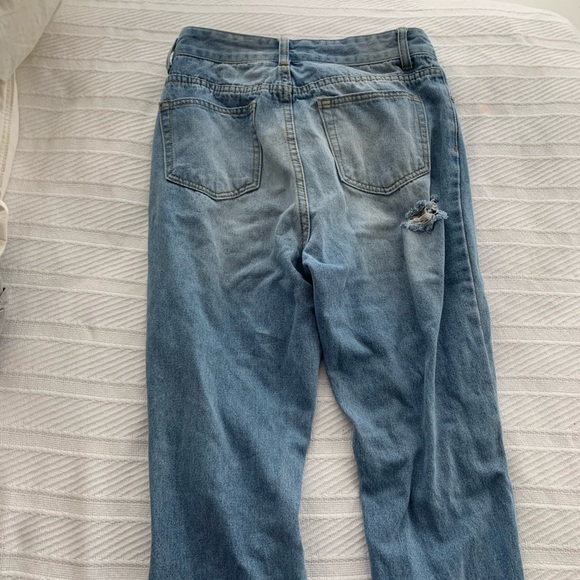 Light wash ripped jeans - Picture 2 of 3